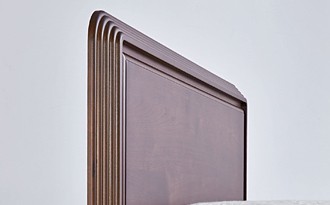 匠の手仕事:ヘッドボードの5段の美しいR面加工